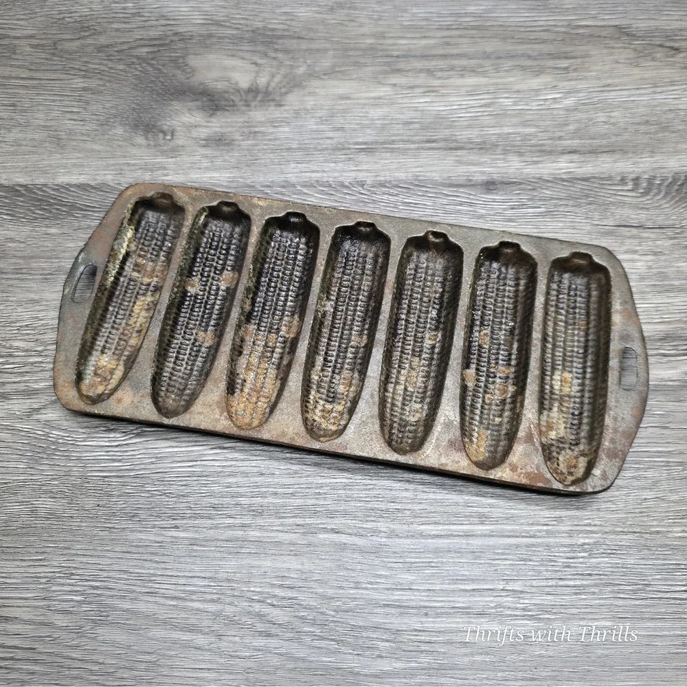 Vintage Cast Iron Cornbread Pan - 7 Ear Corn Stick‎ Pan - 12